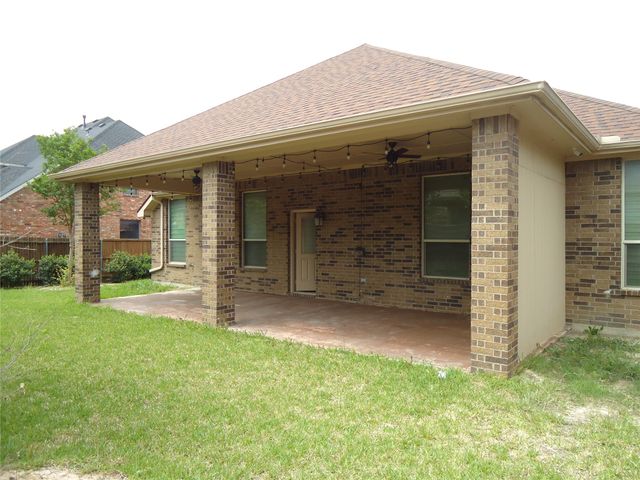 1004 Keats Drive, Desoto, TX 75115