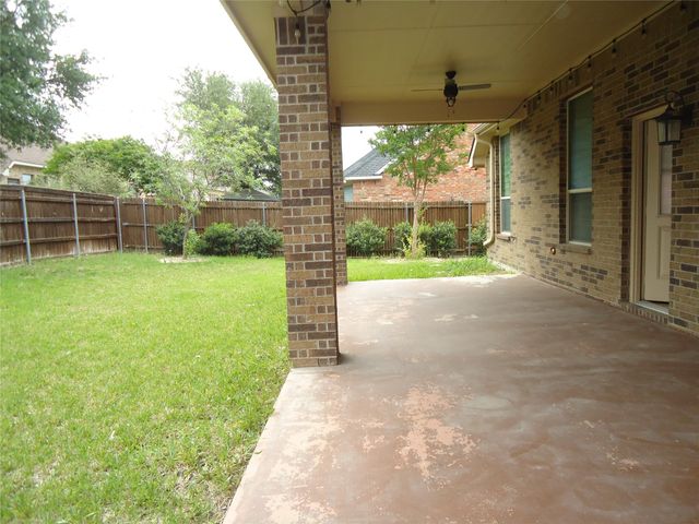 1004 Keats Drive, Desoto, TX 75115