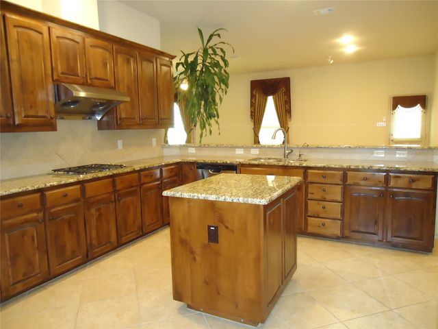 1004 Keats Drive, Desoto, TX 75115