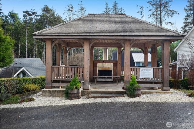 31 Sellwood Lane, Pacific Beach, WA 98571