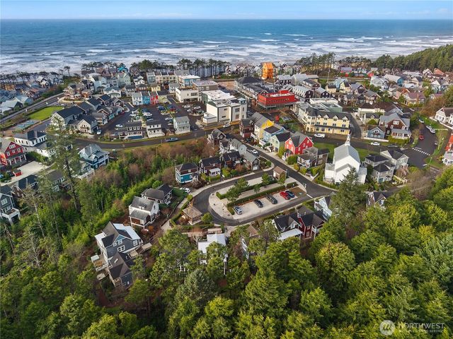 31 Sellwood Lane, Pacific Beach, WA 98571