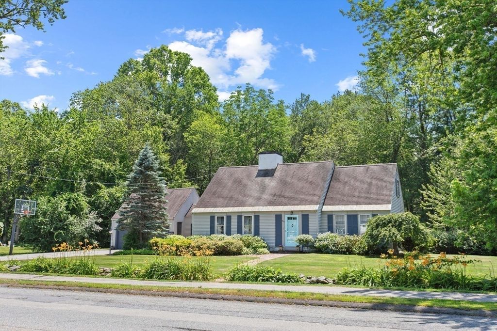 687 Massachusetts Ave, North Andover, MA 01845