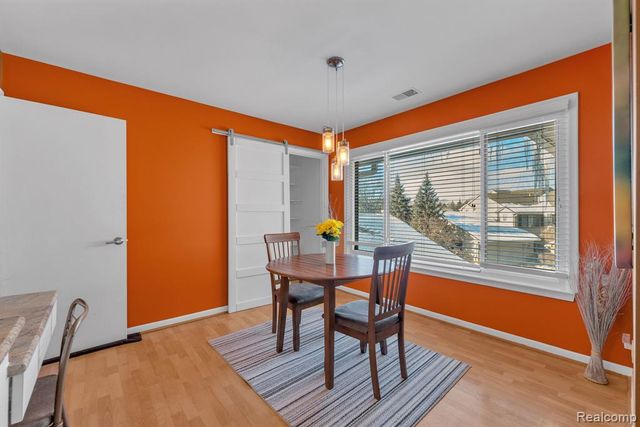 7258 Creeks Bend Court, West Bloomfield, MI 48322