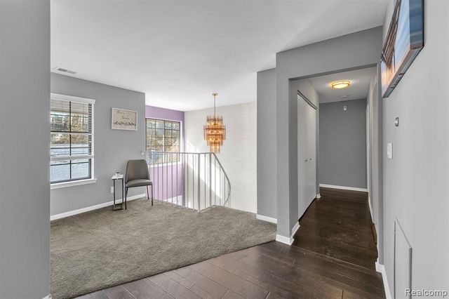 7258 Creeks Bend Court, West Bloomfield, MI 48322