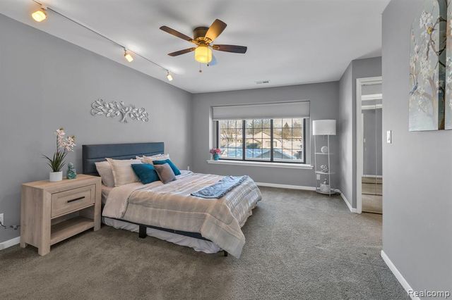 7258 Creeks Bend Court, West Bloomfield, MI 48322