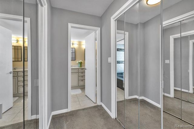 7258 Creeks Bend Court, West Bloomfield, MI 48322