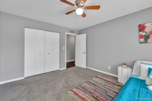 7258 Creeks Bend Court, West Bloomfield, MI 48322