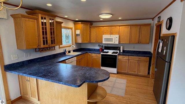 6455 N Geneva Road, Coleman, MI 48618