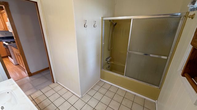 6455 N Geneva Road, Coleman, MI 48618