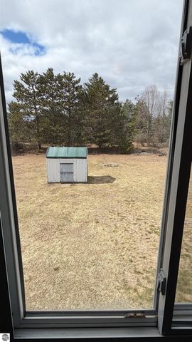 6455 N Geneva Road, Coleman, MI 48618