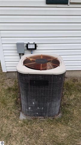 6455 N Geneva Road, Coleman, MI 48618