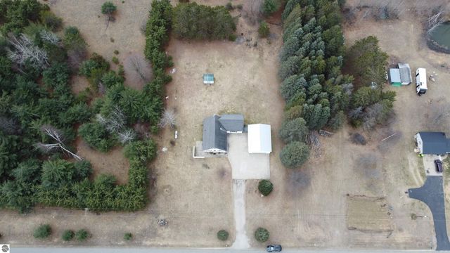 6455 N Geneva Road, Coleman, MI 48618