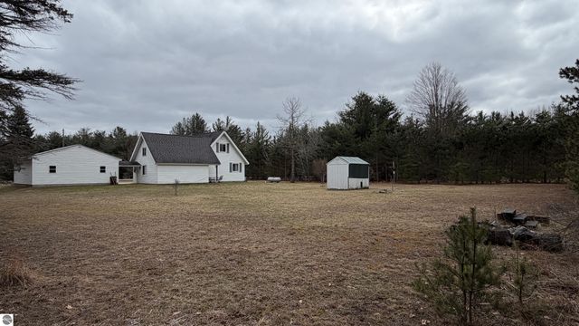 6455 N Geneva Road, Coleman, MI 48618