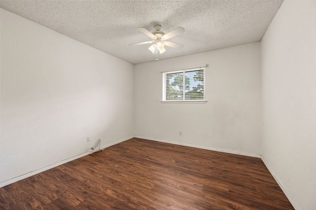 1002 Shady Brook Drive, Grapevine, TX 76051