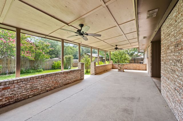 1002 Shady Brook Drive, Grapevine, TX 76051