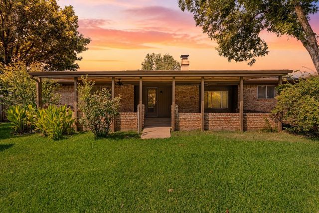 1002 Shady Brook Drive, Grapevine, TX 76051