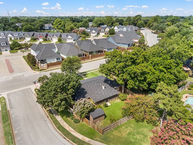 1002 Shady Brook Drive, Grapevine, TX 76051
