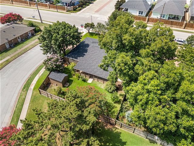 1002 Shady Brook Drive, Grapevine, TX 76051