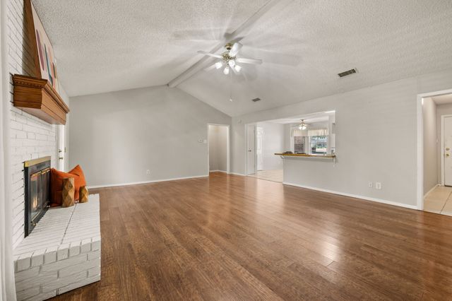 1002 Shady Brook Drive, Grapevine, TX 76051
