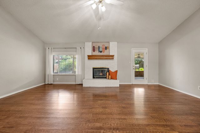 1002 Shady Brook Drive, Grapevine, TX 76051