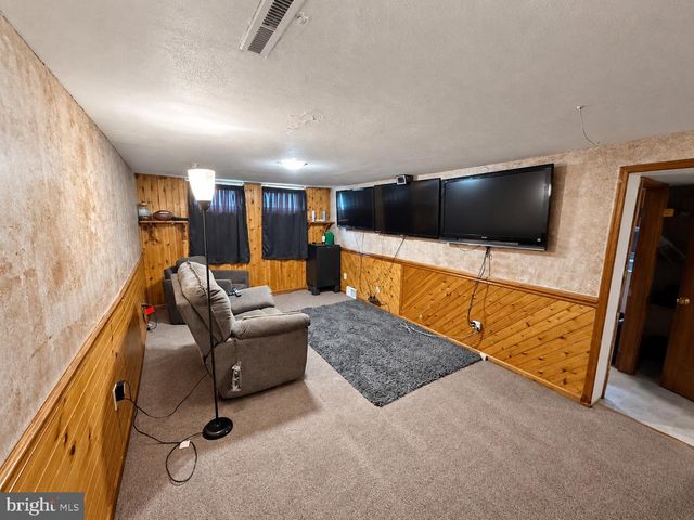 11 S INDEPENDENCE BLVD, New Castle, DE 19720