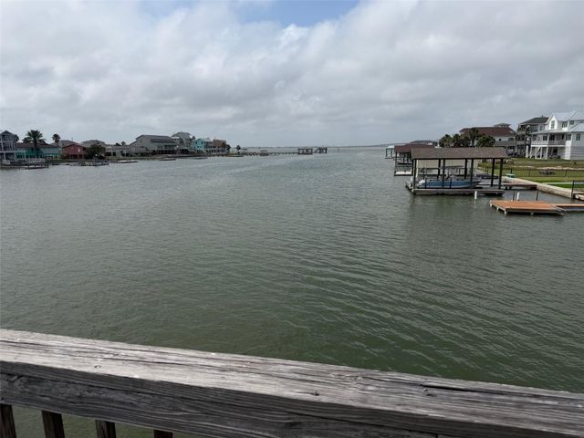 1219 Pilot Lane, Galveston, TX 77554