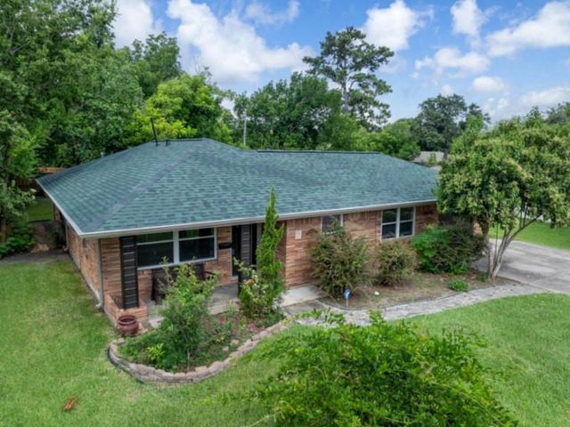 10406 Woodwind Drive, Houston, TX 77025