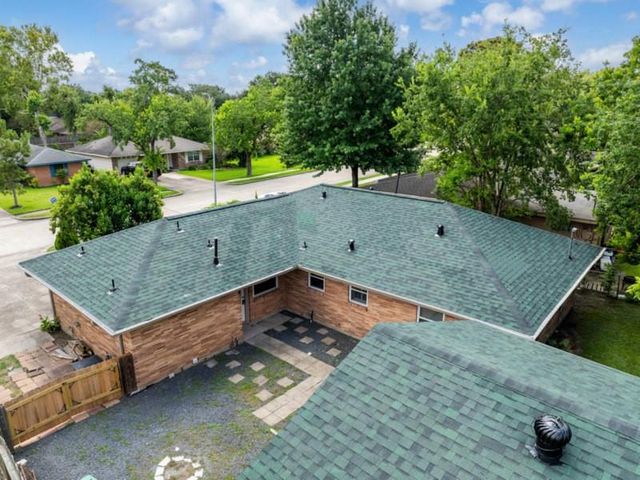 10406 Woodwind Drive, Houston, TX 77025