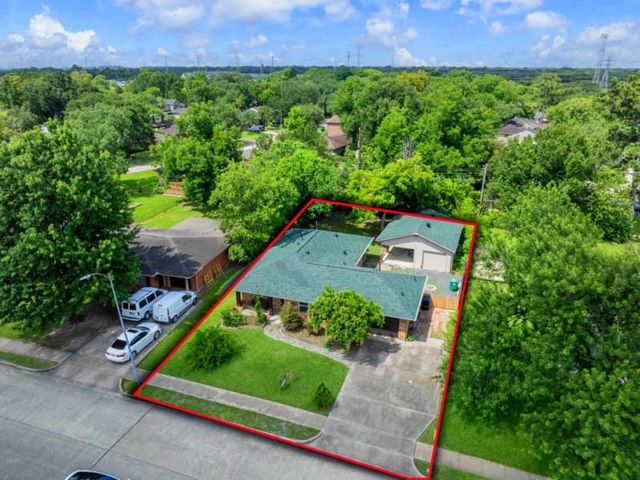 10406 Woodwind Drive, Houston, TX 77025