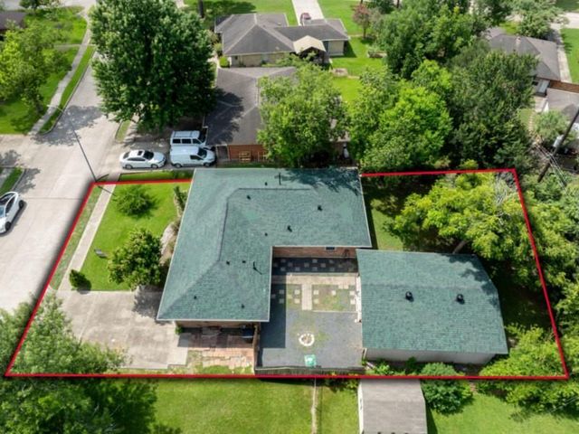 10406 Woodwind Drive, Houston, TX 77025