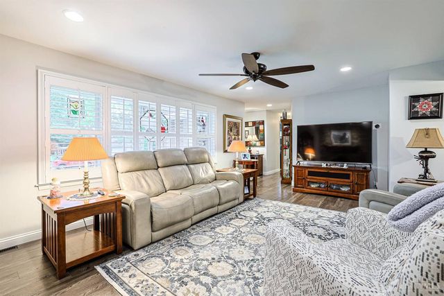 106 Stolz Drive, Middletown, OH 45042