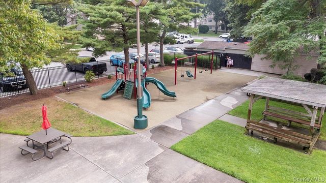 221 Springmeadow Drive J, Holbrook, NY 11741