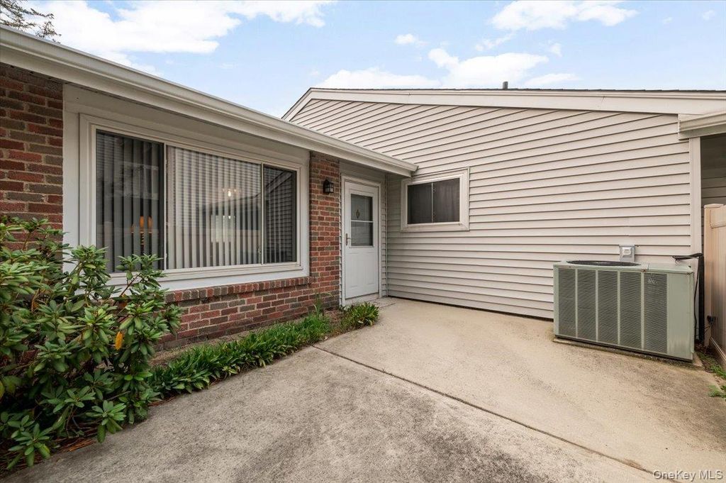 221 Springmeadow Drive J, Holbrook, NY 11741