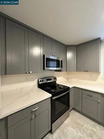 568 Dean Street, Hayward, CA 94541