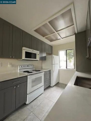 568 Dean Street, Hayward, CA 94541