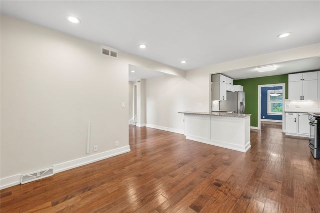 2327 Donald Street, Ames, IA 50014
