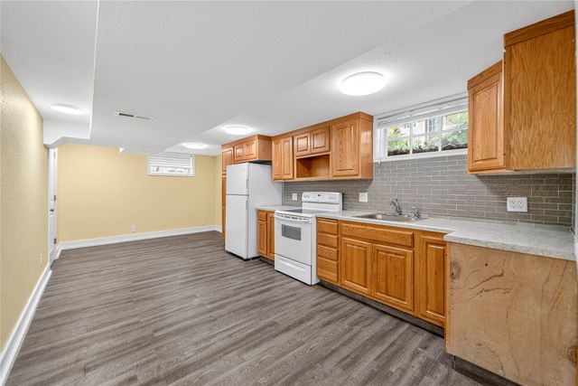 2327 Donald Street, Ames, IA 50014