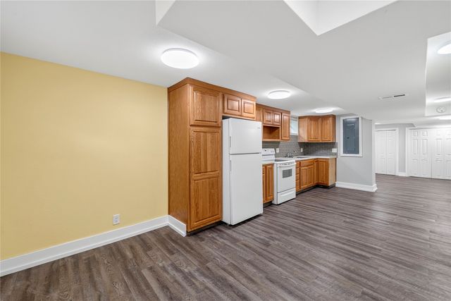 2327 Donald Street, Ames, IA 50014