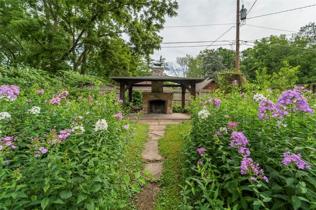 2327 Donald Street, Ames, IA 50014