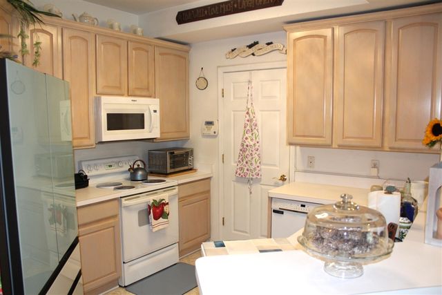 9491 Lakeside Drive, Ypsilanti, MI 48197