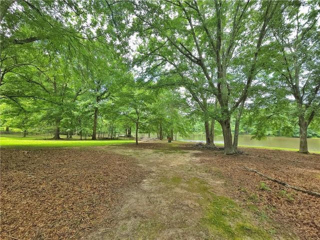 120 ASPEN LAKE Drive, Newnan, GA 30263