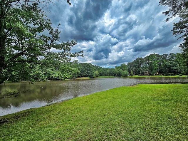 120 ASPEN LAKE Drive, Newnan, GA 30263