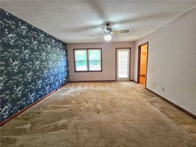 120 ASPEN LAKE Drive, Newnan, GA 30263