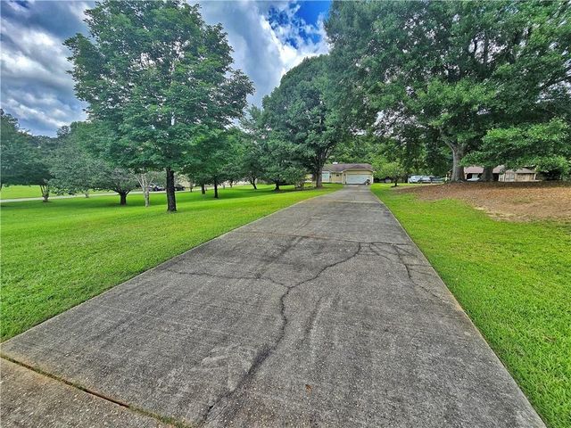 120 ASPEN LAKE Drive, Newnan, GA 30263