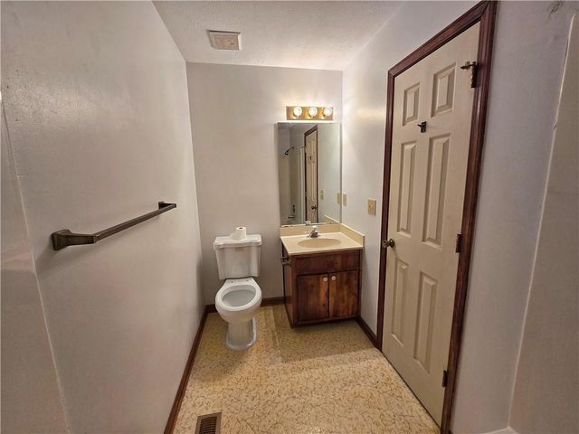 120 ASPEN LAKE Drive, Newnan, GA 30263