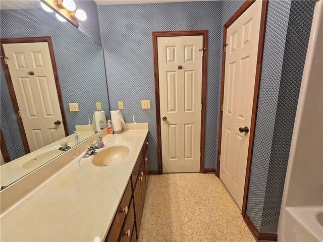 120 ASPEN LAKE Drive, Newnan, GA 30263
