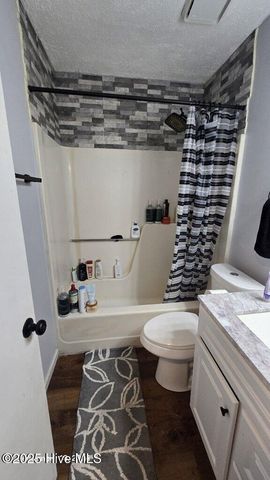 471 Hunting Green Drive, Jacksonville, NC 28546