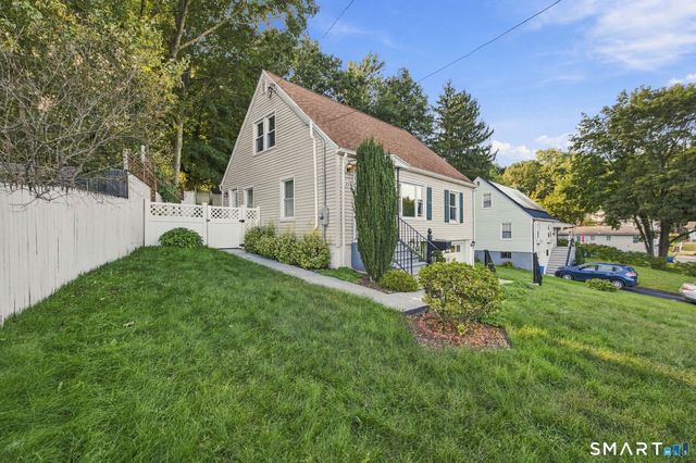 15 Ashland Avenue, Waterbury, CT 06708
