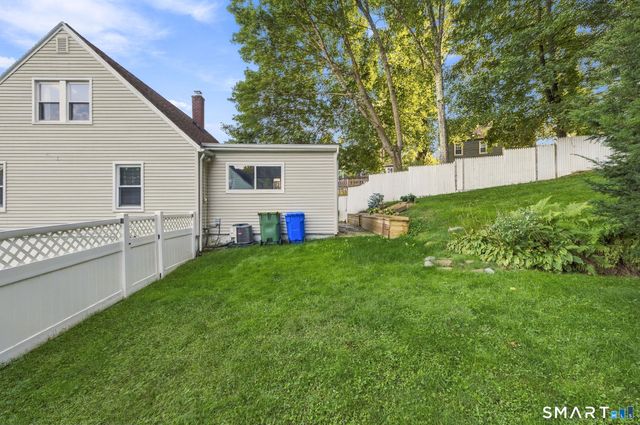 15 Ashland Avenue, Waterbury, CT 06708