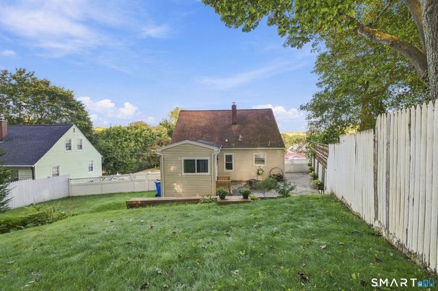 15 Ashland Avenue, Waterbury, CT 06708